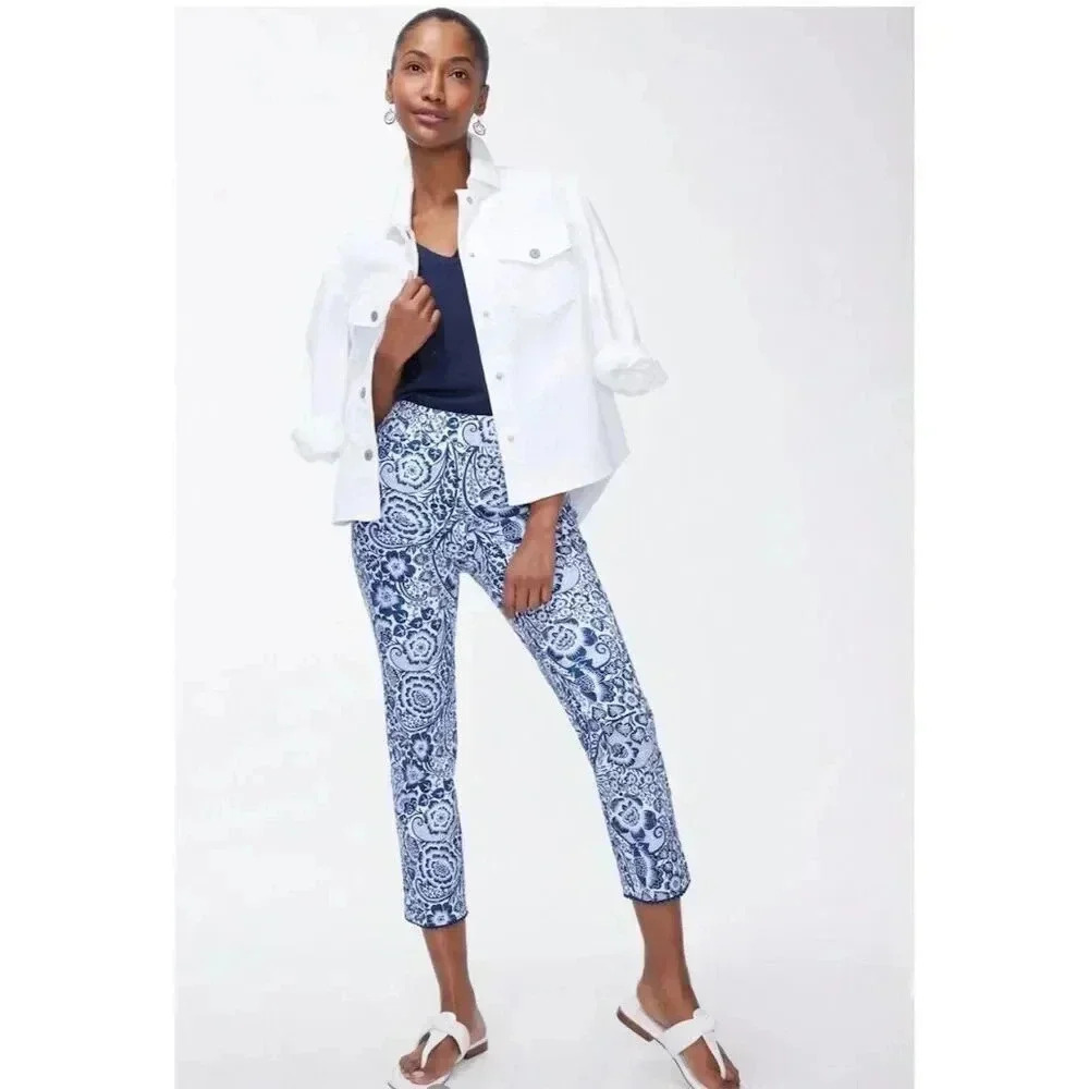 Chico's Women's Petite Paisley‎ Cropped Pants Blue Size 00P(Chicos)  or 2P